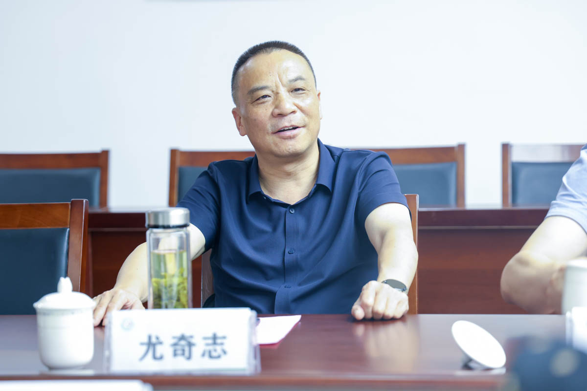 1758022083580569.jpg 德阳二中校长讲话.jpg